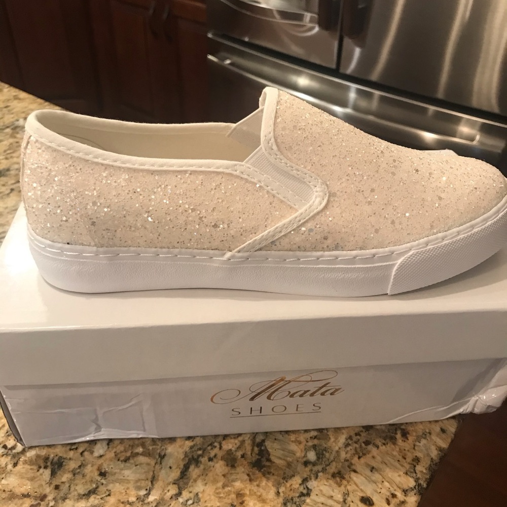 Mata Slip on shoes New never Worn